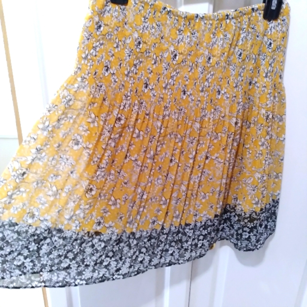 Max Studio Floral Print Skirt Sz S - Picture 3 of 8